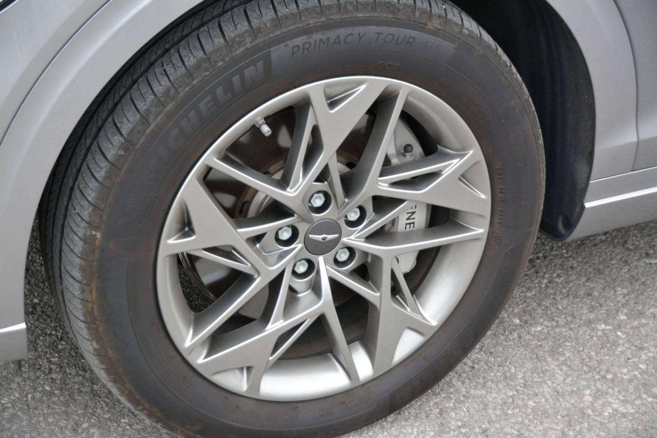2024 Genesis GV70 2.5T Advanced Photo