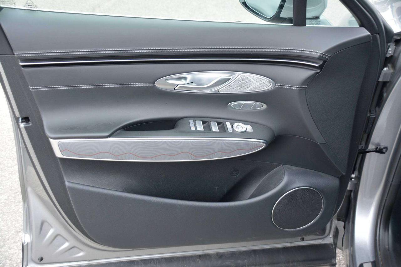 2024 Genesis GV70 2.5T Advanced Photo