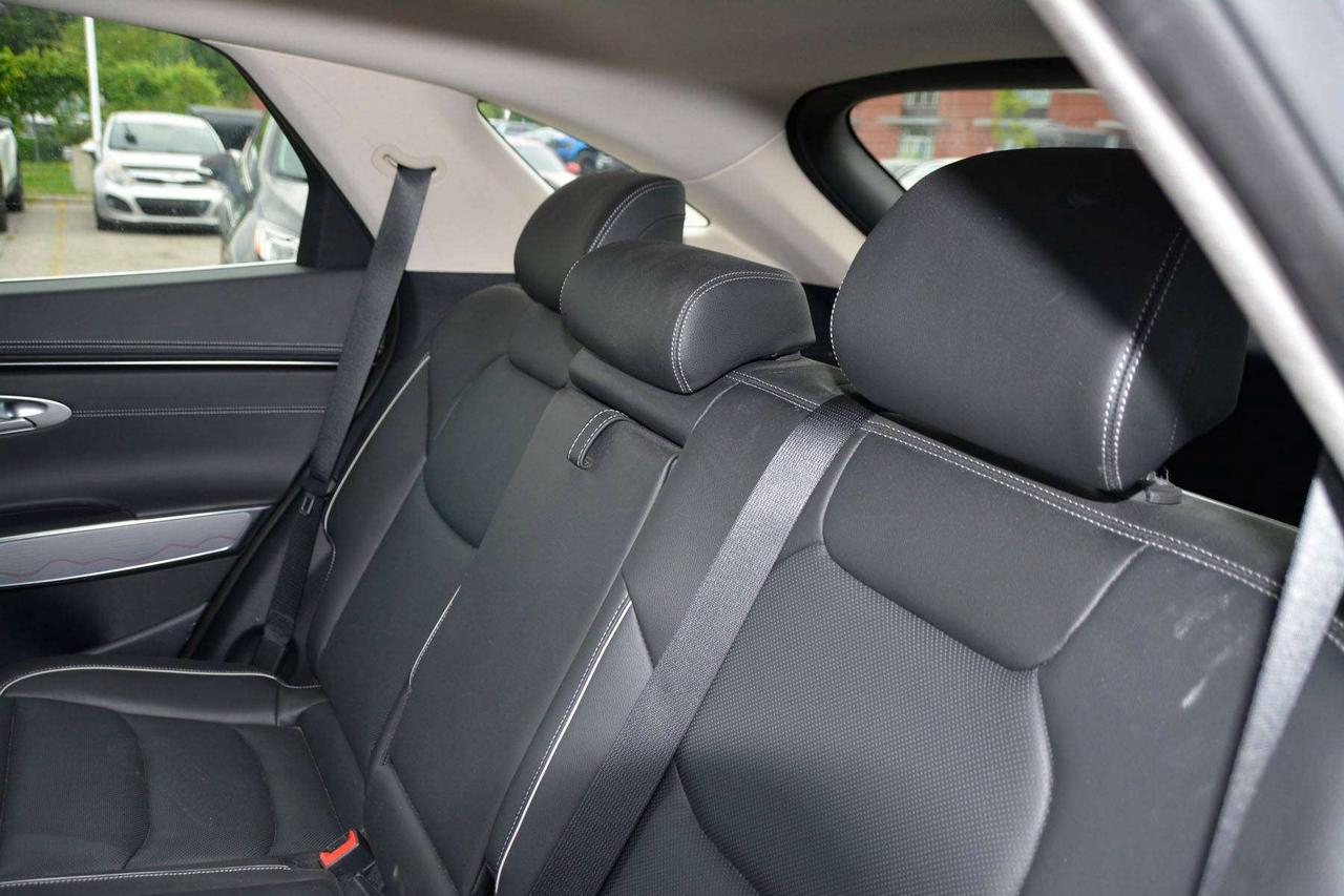 2024 Genesis GV70 2.5T Advanced Photo