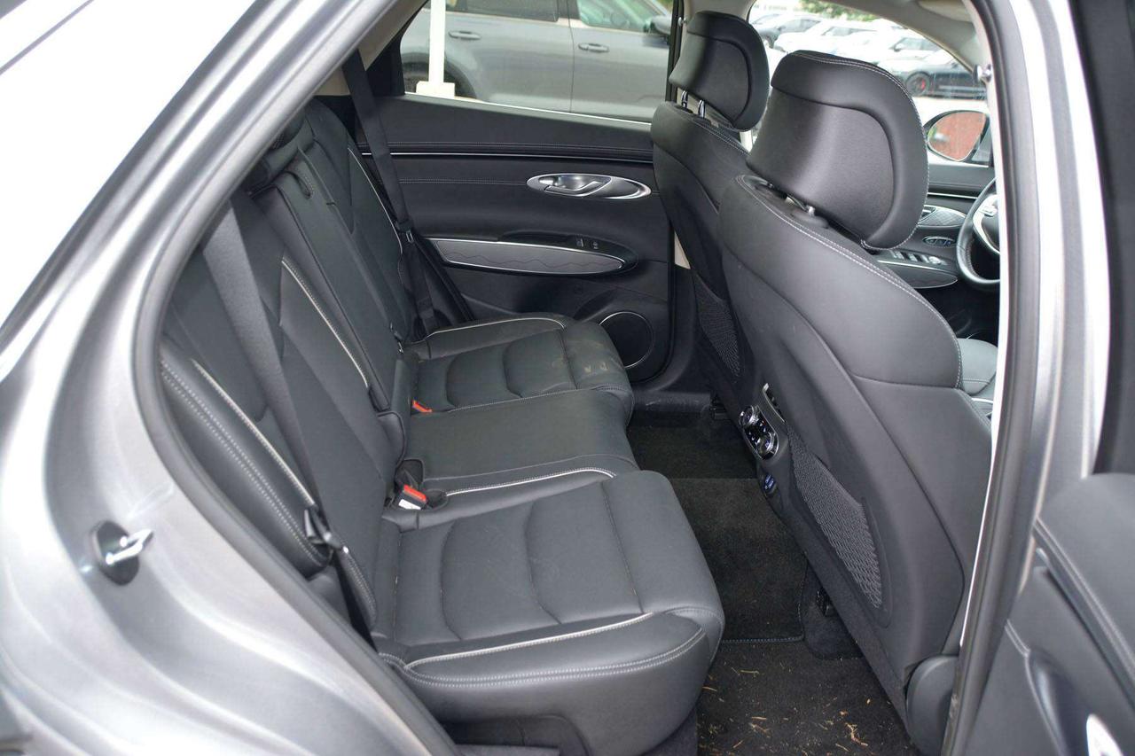 2024 Genesis GV70 2.5T Advanced Photo