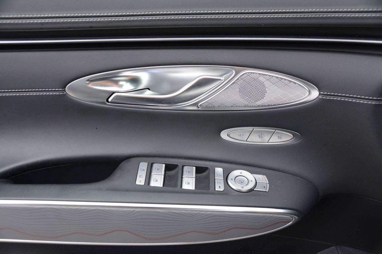 2024 Genesis GV70 2.5T Advanced Photo
