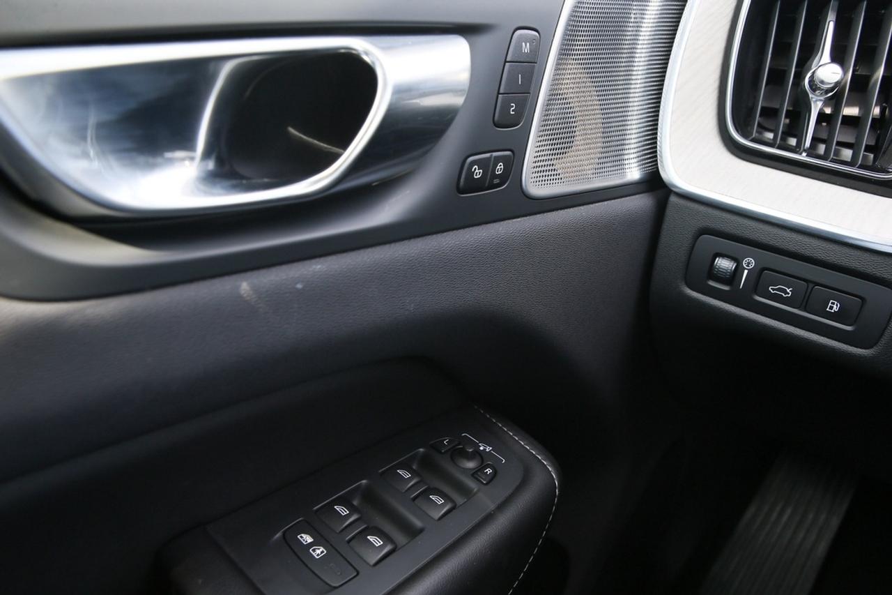 2020 Volvo XC60 Inscription Photo