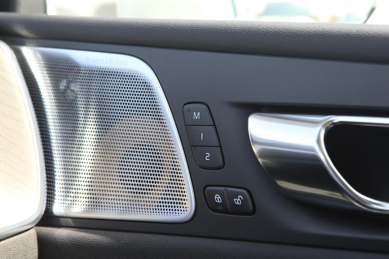 2020 Volvo XC60 Inscription Photo
