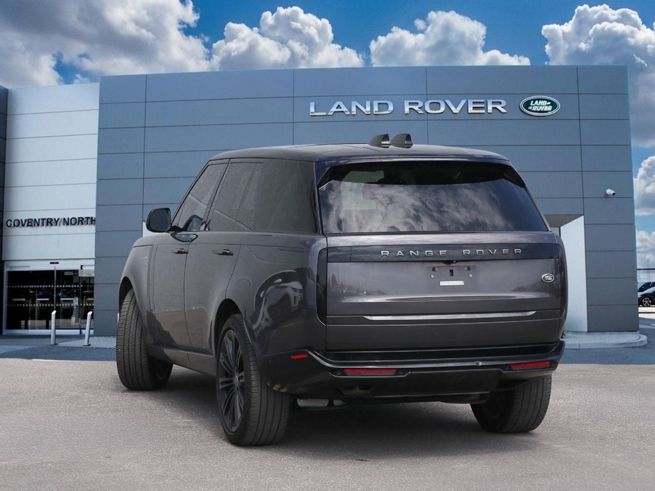 2023 Land Rover Range Rover SE 523 HP TWIN-TURBO V8   MERIDIAN? 3D AUDIO   EXECUTIVE LUXURY   THE ULTIMATE RANGE ROVER Photo