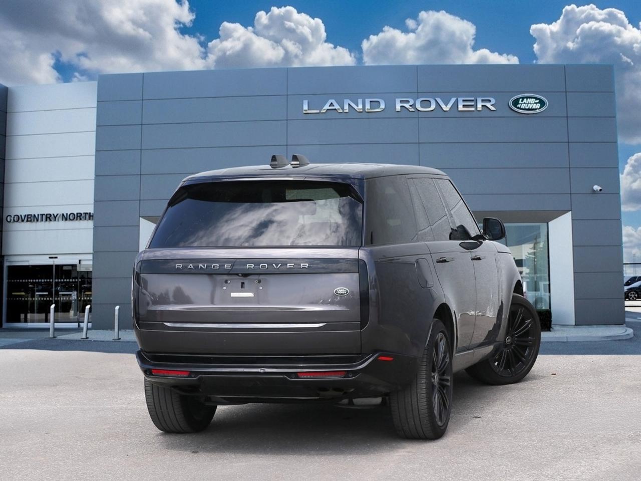 2023 Land Rover Range Rover SE 523 HP TWIN-TURBO V8   MERIDIAN? 3D AUDIO   EXECUTIVE LUXURY   THE ULTIMATE RANGE ROVER Photo4