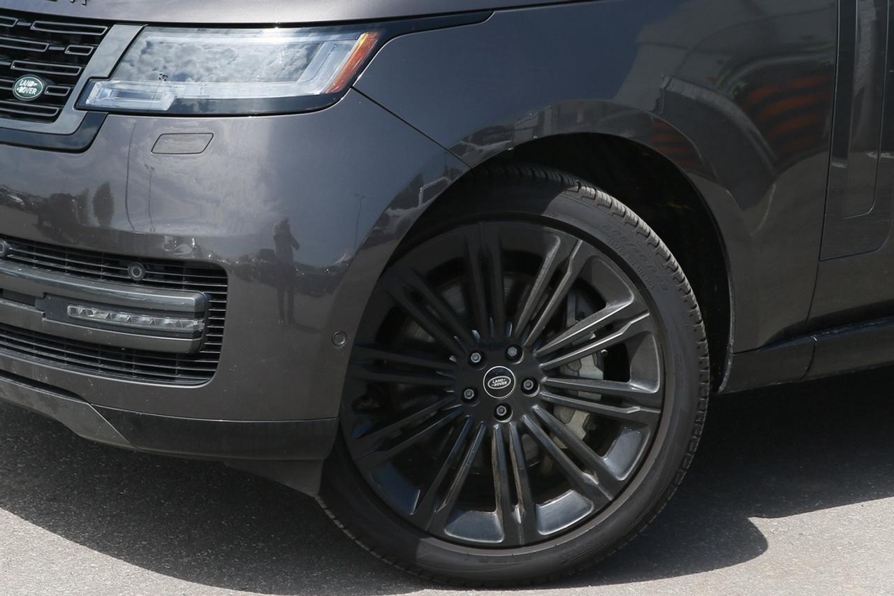 2023 Land Rover Range Rover SE 523 HP TWIN-TURBO V8   MERIDIAN? 3D AUDIO   EXECUTIVE LUXURY   THE ULTIMATE RANGE ROVER Photo