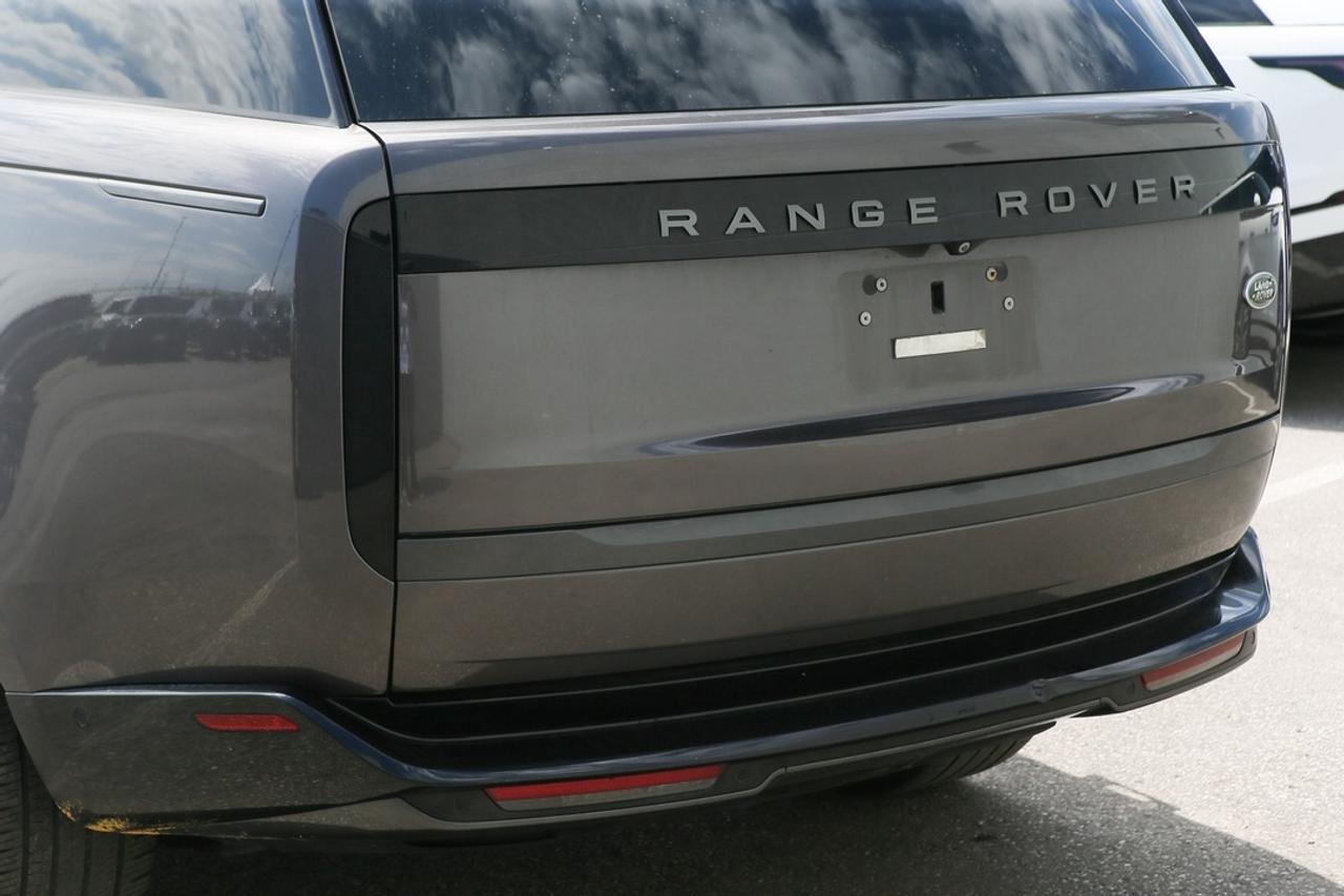 2023 Land Rover Range Rover SE 523 HP TWIN-TURBO V8   MERIDIAN? 3D AUDIO   EXECUTIVE LUXURY   THE ULTIMATE RANGE ROVER Photo