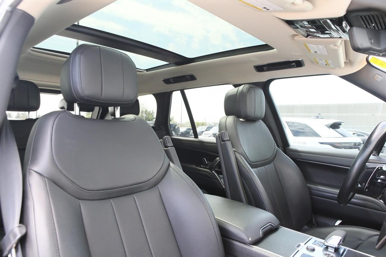 2023 Land Rover Range Rover SE 523 HP TWIN-TURBO V8   MERIDIAN? 3D AUDIO   EXECUTIVE LUXURY   THE ULTIMATE RANGE ROVER Photo