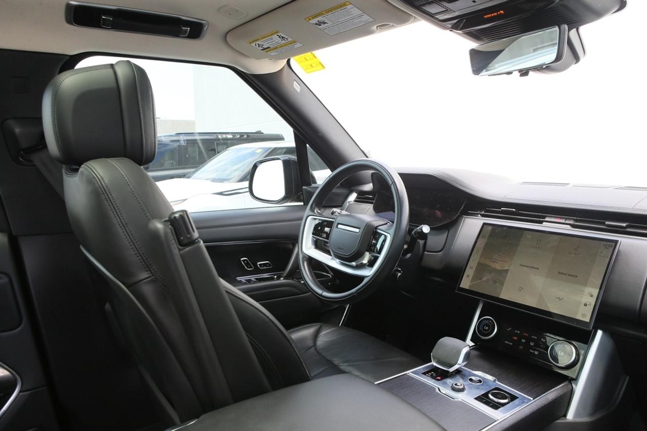 2023 Land Rover Range Rover SE 523 HP TWIN-TURBO V8   MERIDIAN? 3D AUDIO   EXECUTIVE LUXURY   THE ULTIMATE RANGE ROVER Photo