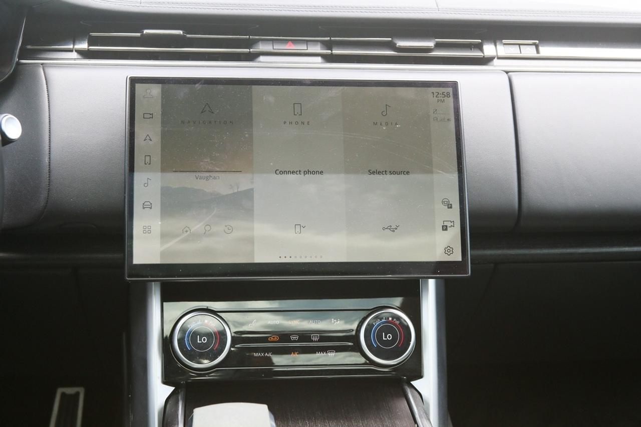 2023 Land Rover Range Rover SE 523 HP TWIN-TURBO V8   MERIDIAN? 3D AUDIO   EXECUTIVE LUXURY   THE ULTIMATE RANGE ROVER Photo