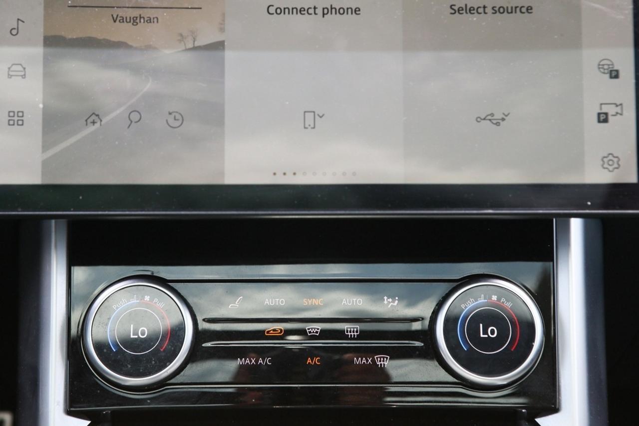 2023 Land Rover Range Rover SE 523 HP TWIN-TURBO V8   MERIDIAN? 3D AUDIO   EXECUTIVE LUXURY   THE ULTIMATE RANGE ROVER Photo