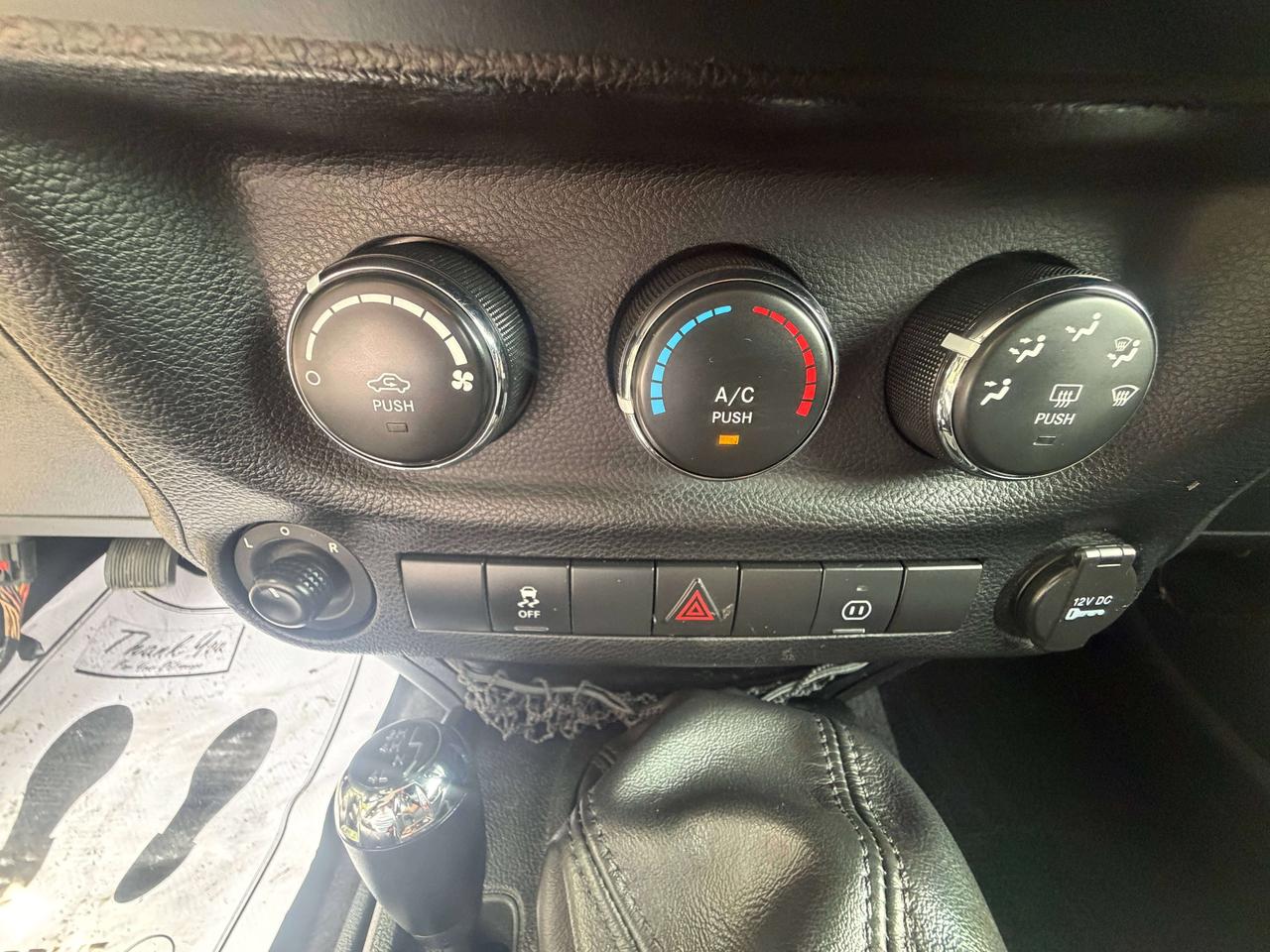 2012 Jeep Wrangler Call of Duty II / ONLY 175625 KMS !!! 6 SPD MANUAL Photo