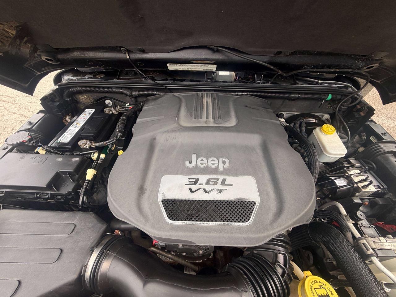 2012 Jeep Wrangler Call of Duty II / ONLY 175625 KMS !!! 6 SPD MANUAL Photo