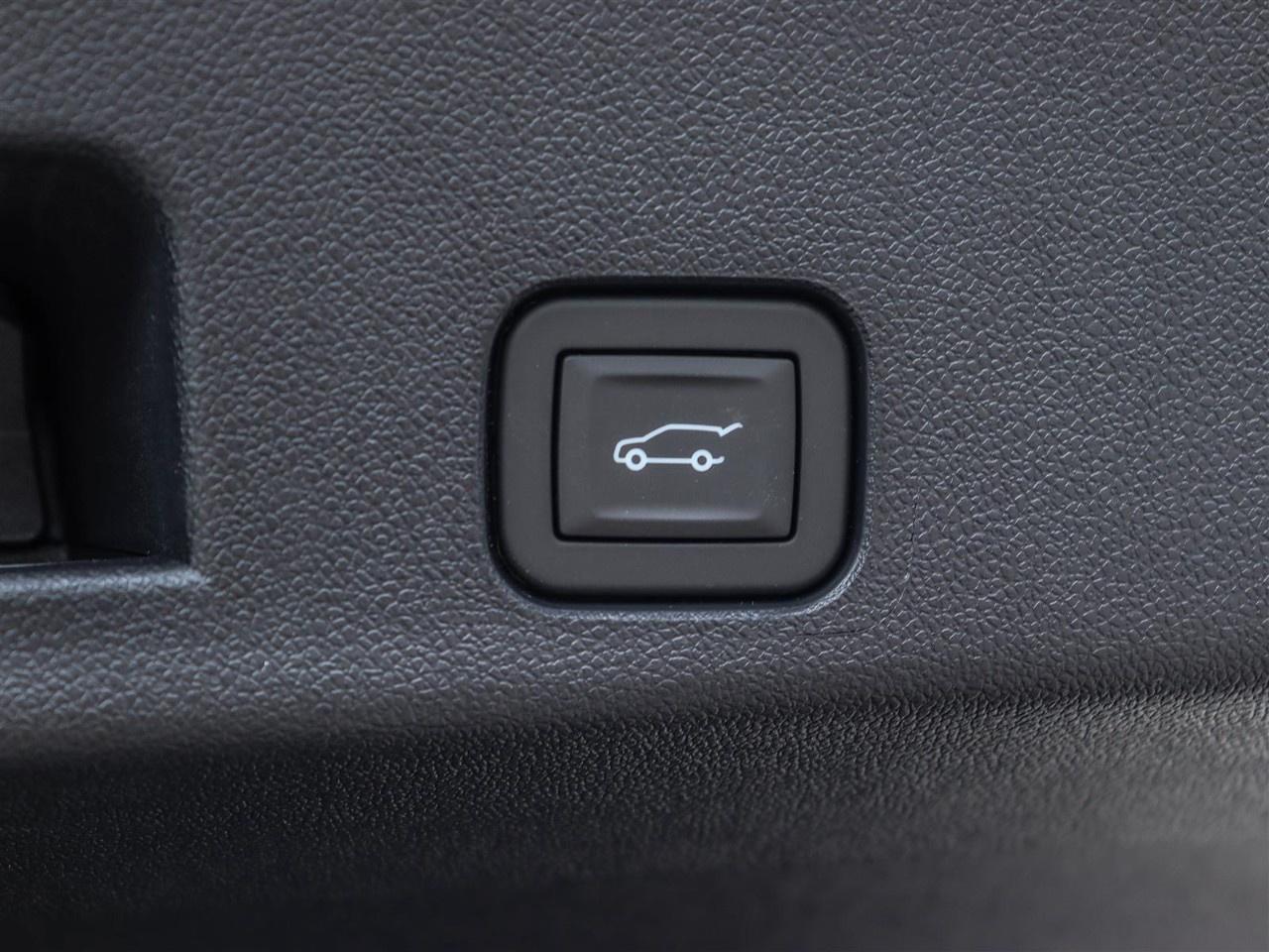 2026 Chevrolet Traverse AWD 4dr LT Photo