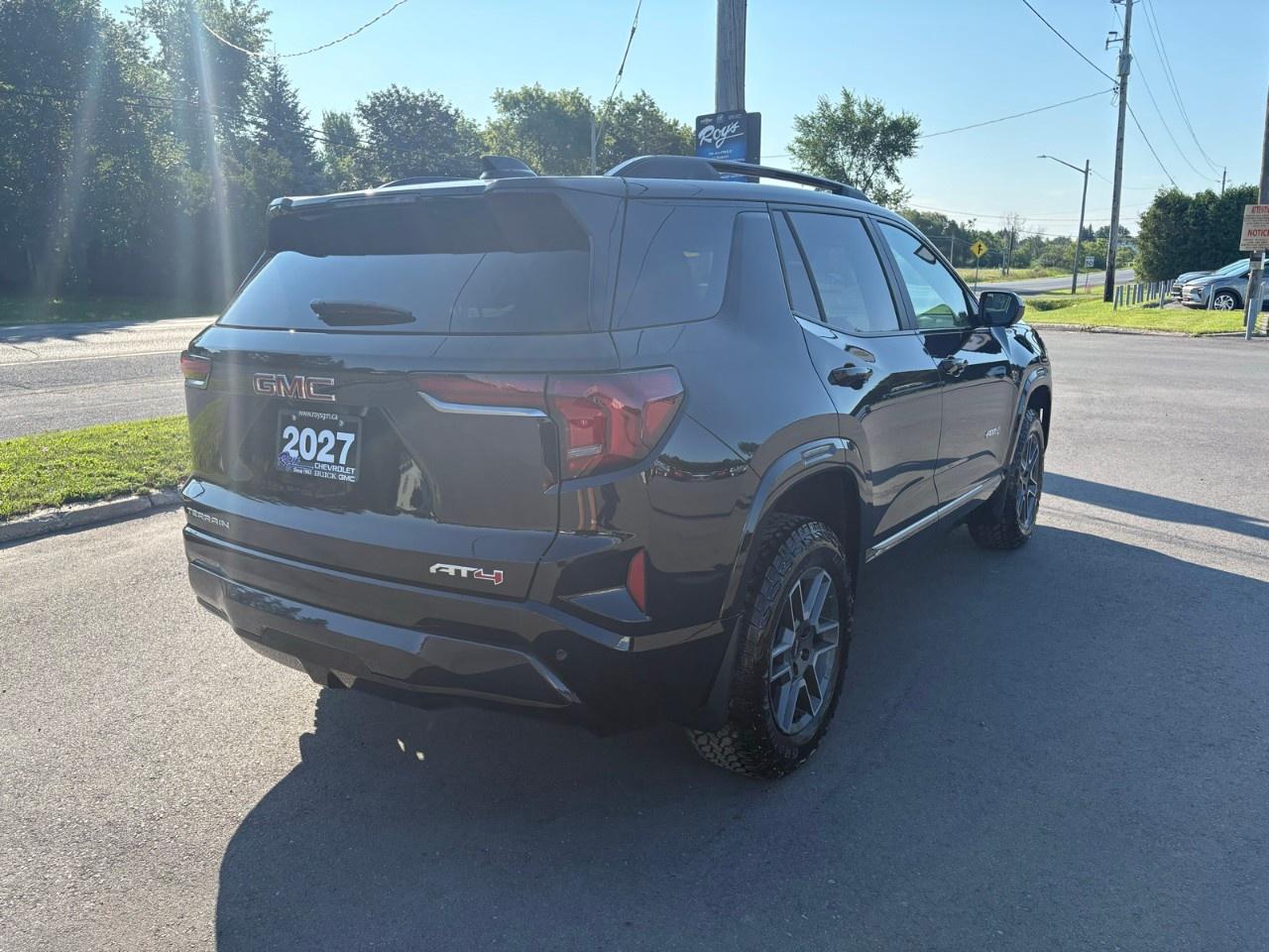 2027 GMC Terrain AWD AT4 Photo4