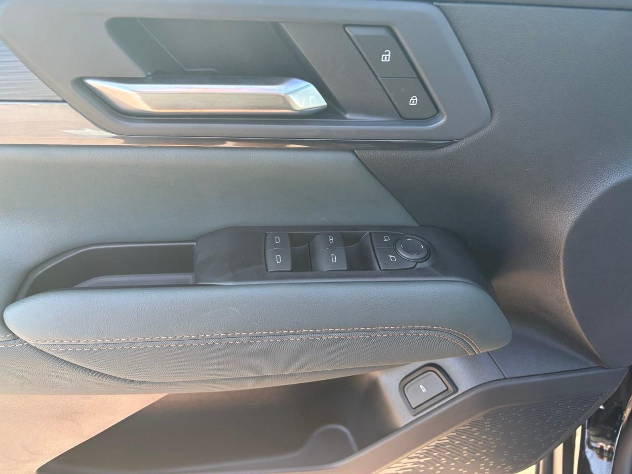 2027 GMC Terrain AWD AT4 Photo