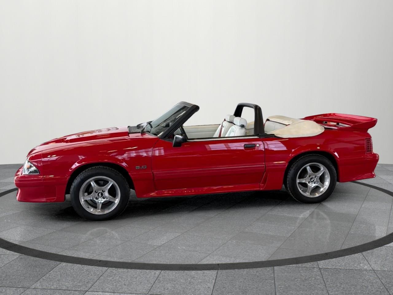 1992 Ford Mustang  Photo3