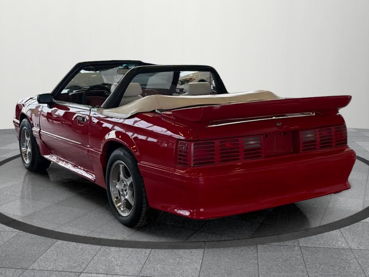 1992 Ford Mustang  Photo