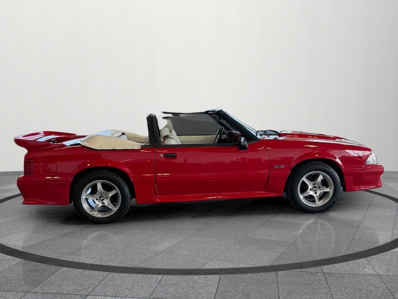 1992 Ford Mustang  Photo