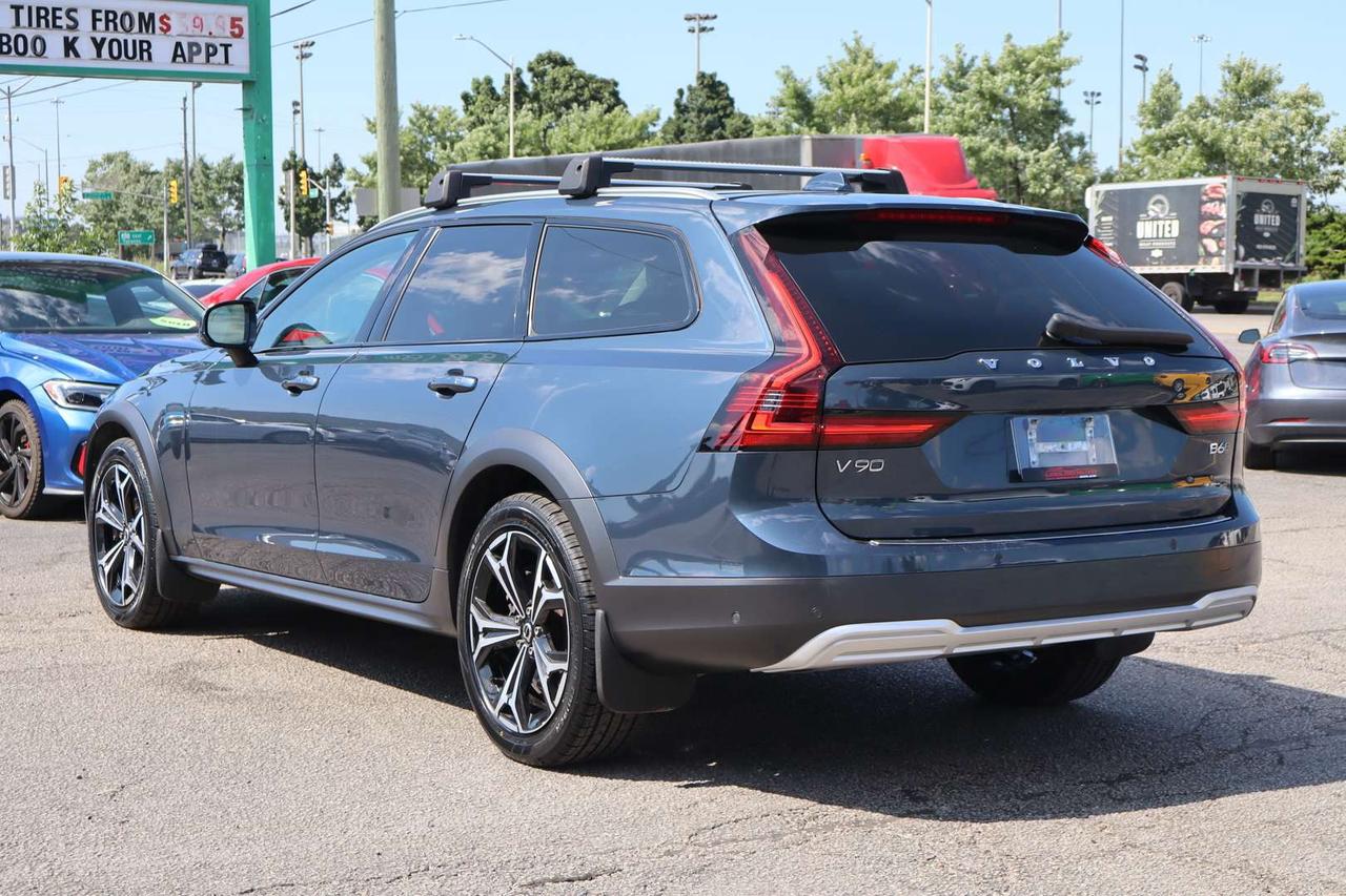 2023 Volvo V90 Cross Country B6 Plus   No Accident   Clean Carfax Photo4