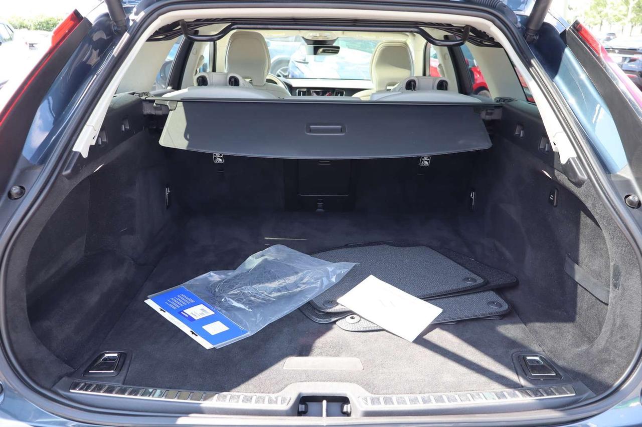 2023 Volvo V90 Cross Country B6 Plus   No Accident   Clean Carfax Photo