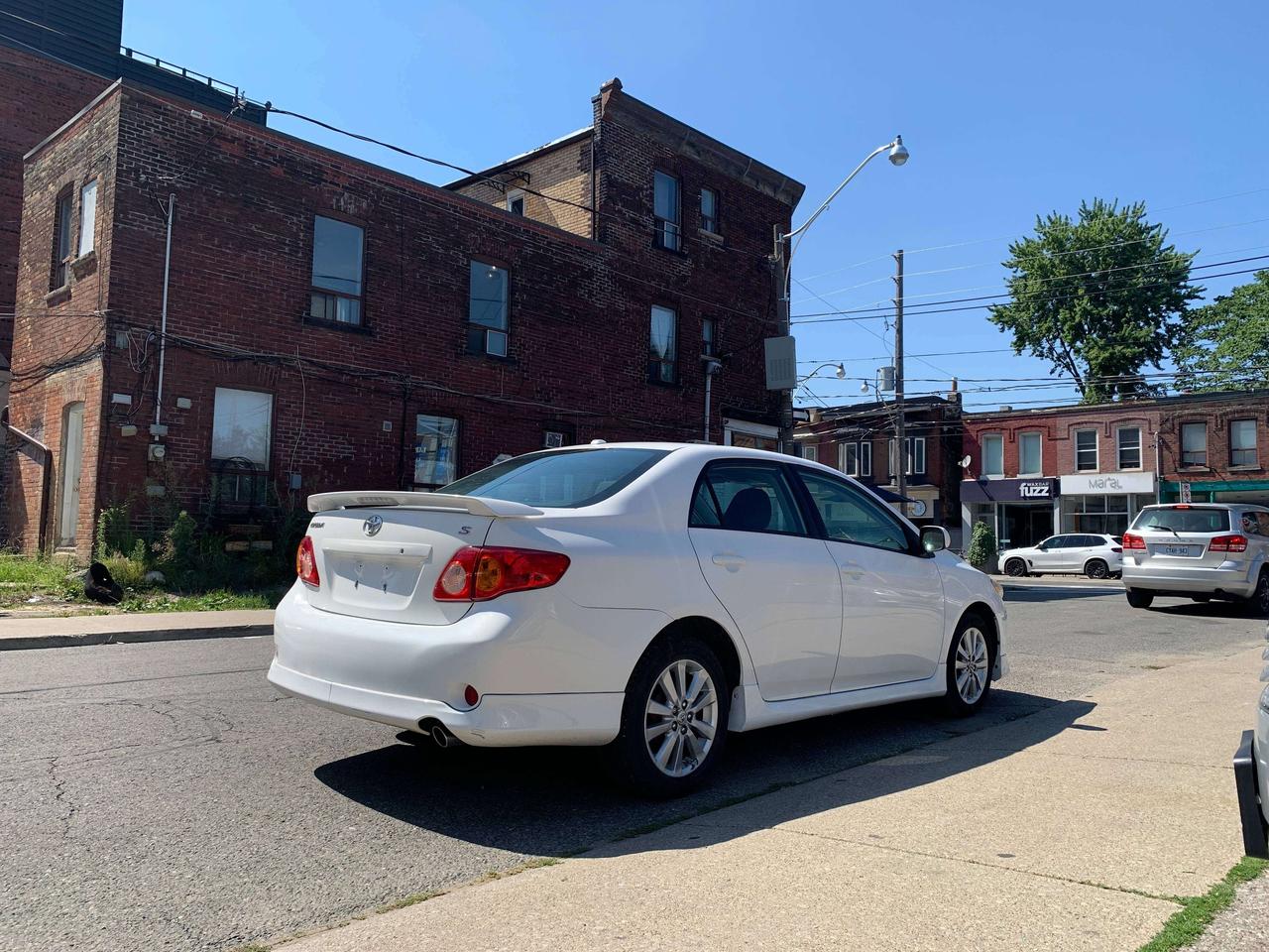 2010 Toyota Corolla S Photo4