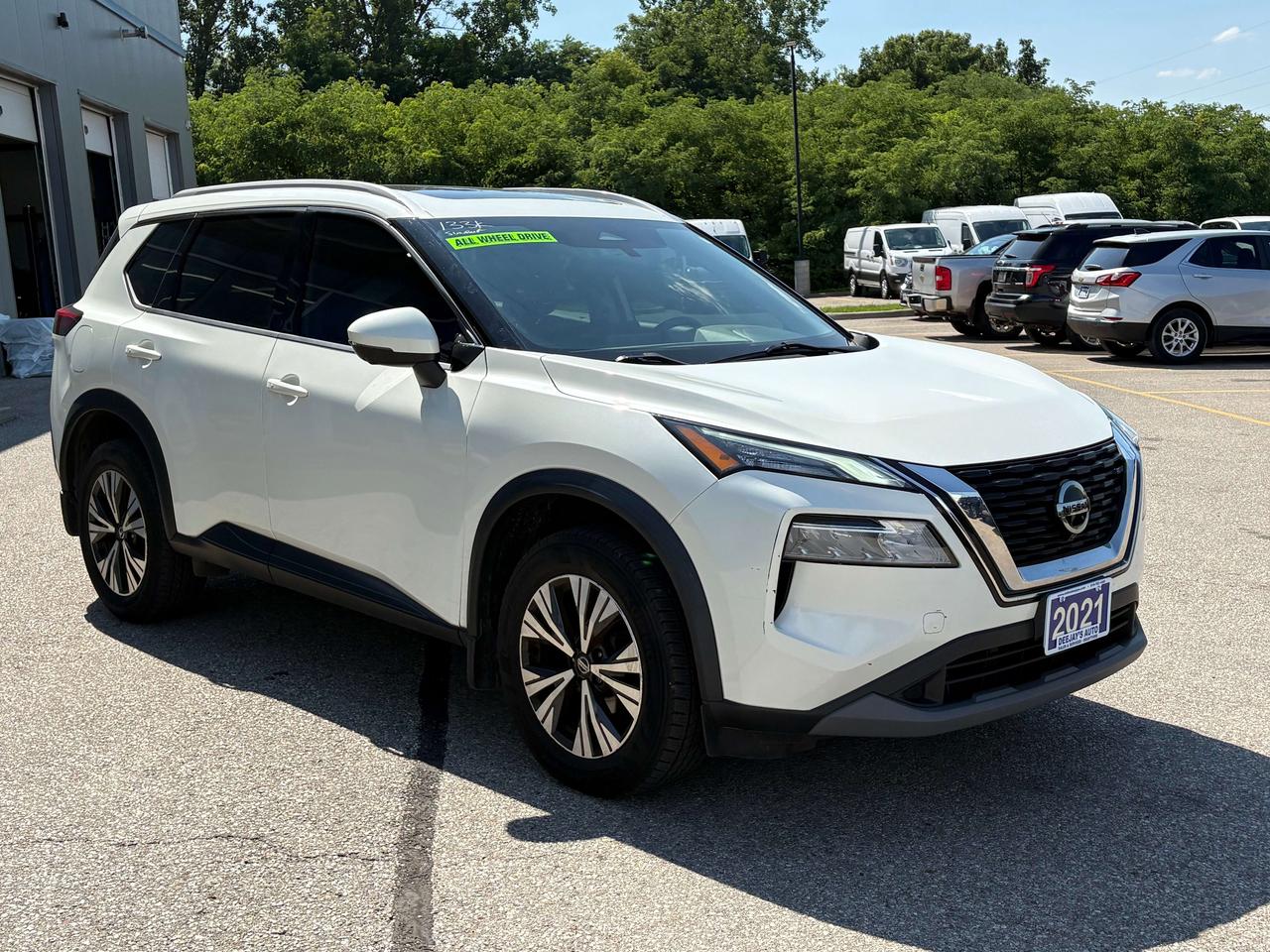 2021 Nissan Rogue SV Moonroof AWD   4 Cylinder   Clean Carfax Photo1