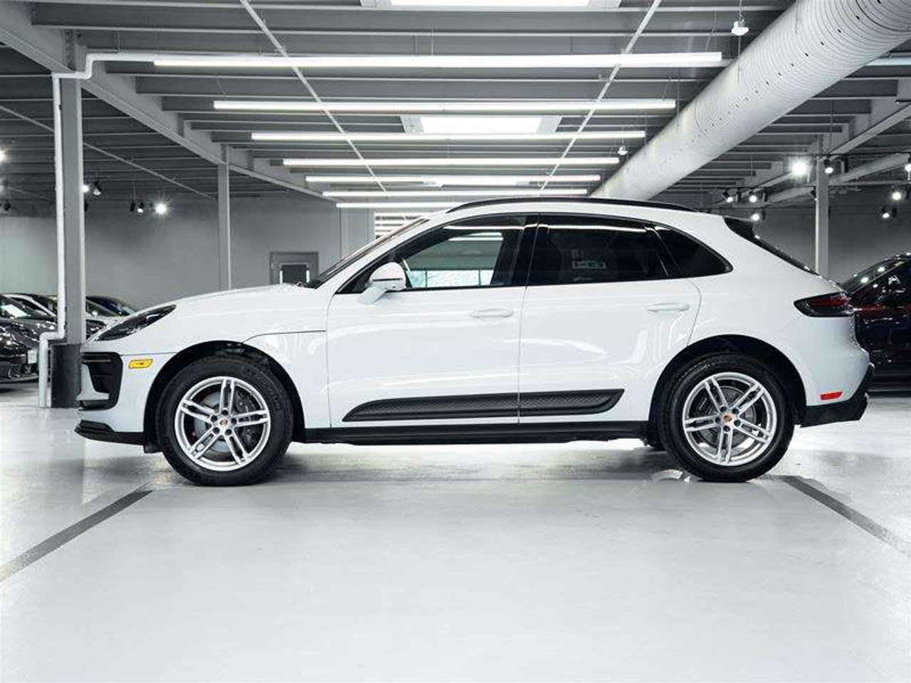 2026 Porsche Macan AWD Photo2
