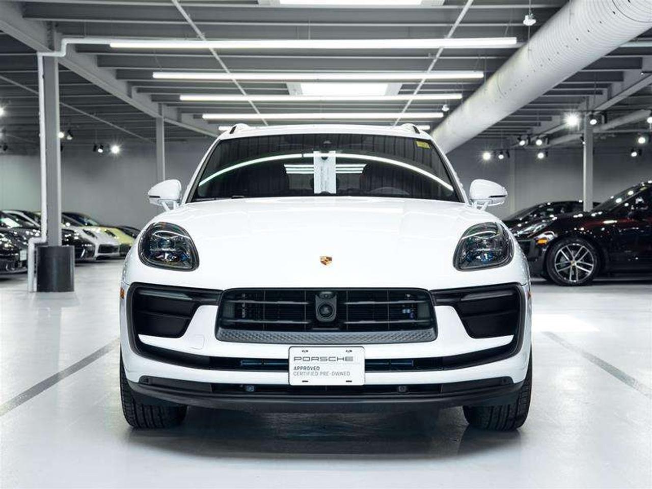 2026 Porsche Macan AWD Photo5