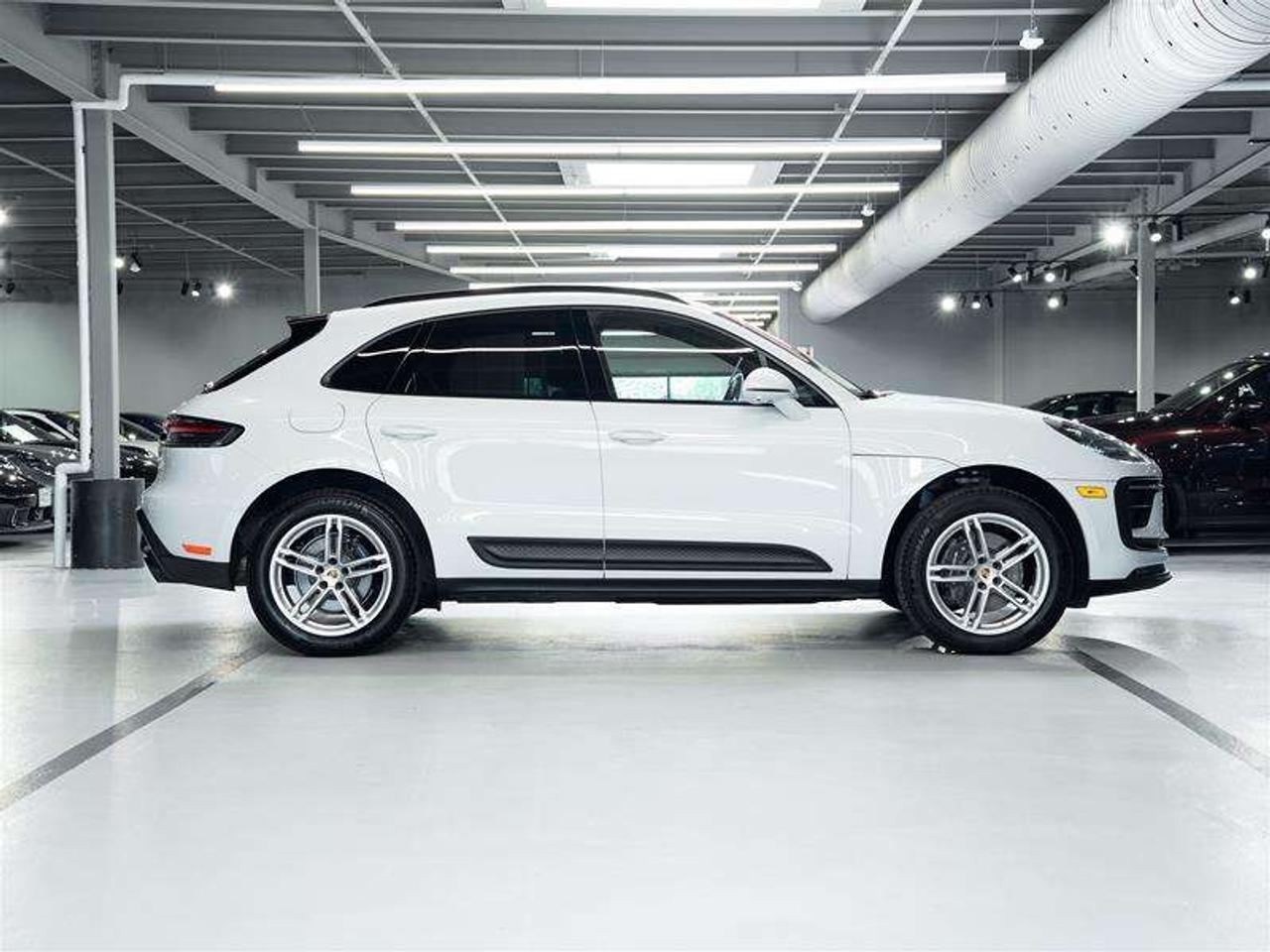 2026 Porsche Macan AWD Photo