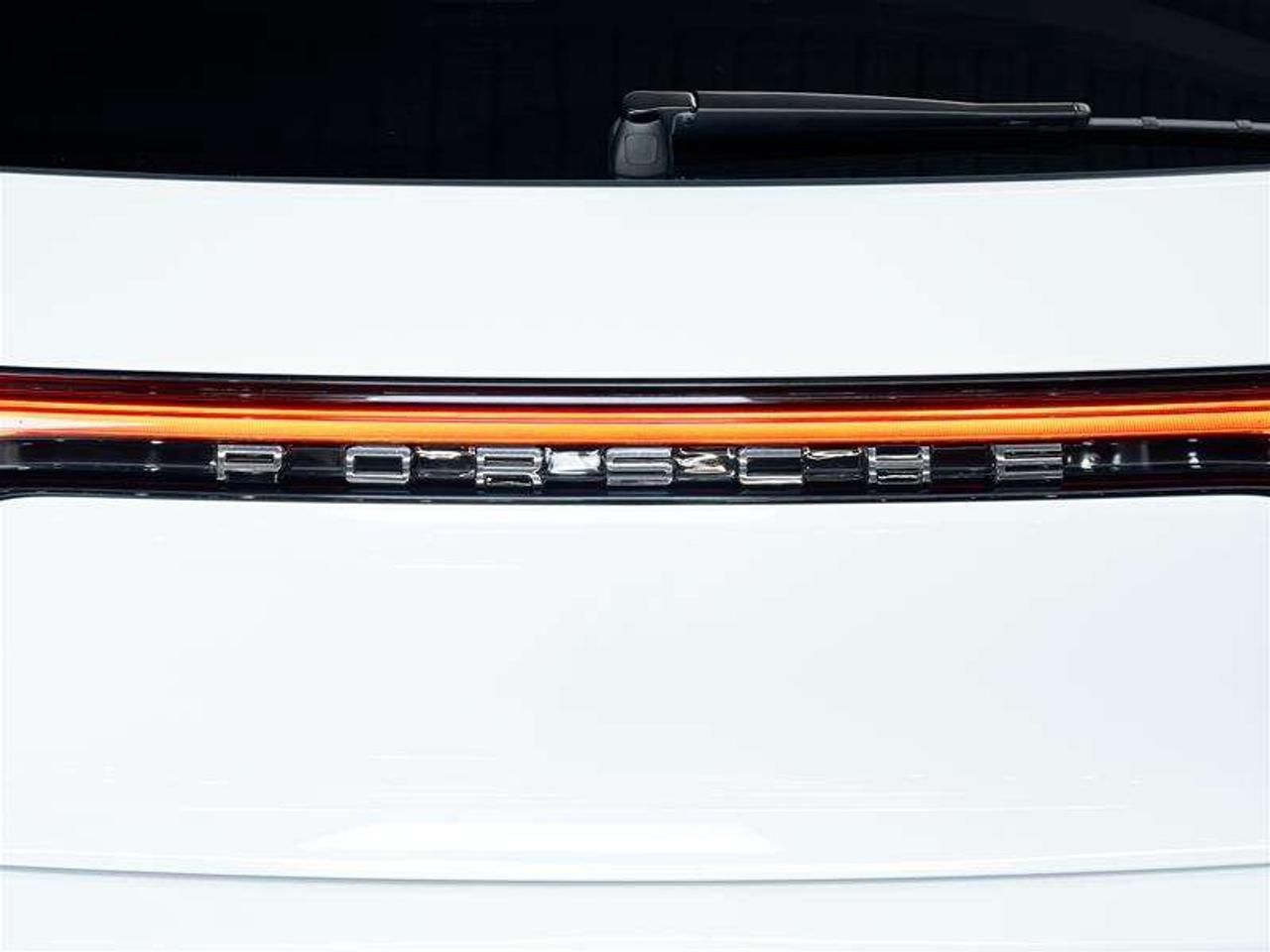2026 Porsche Macan AWD Photo