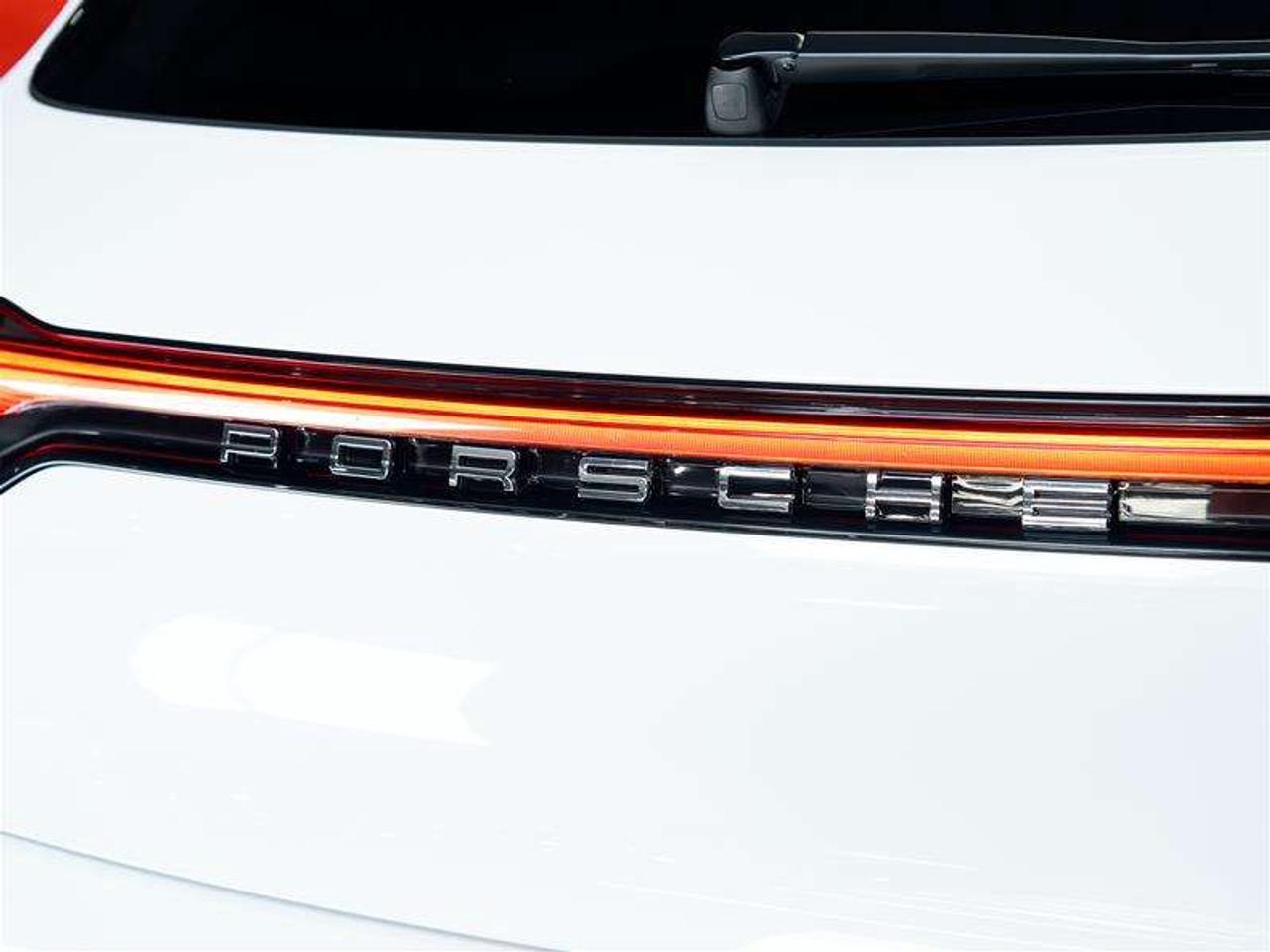 2026 Porsche Macan AWD Photo