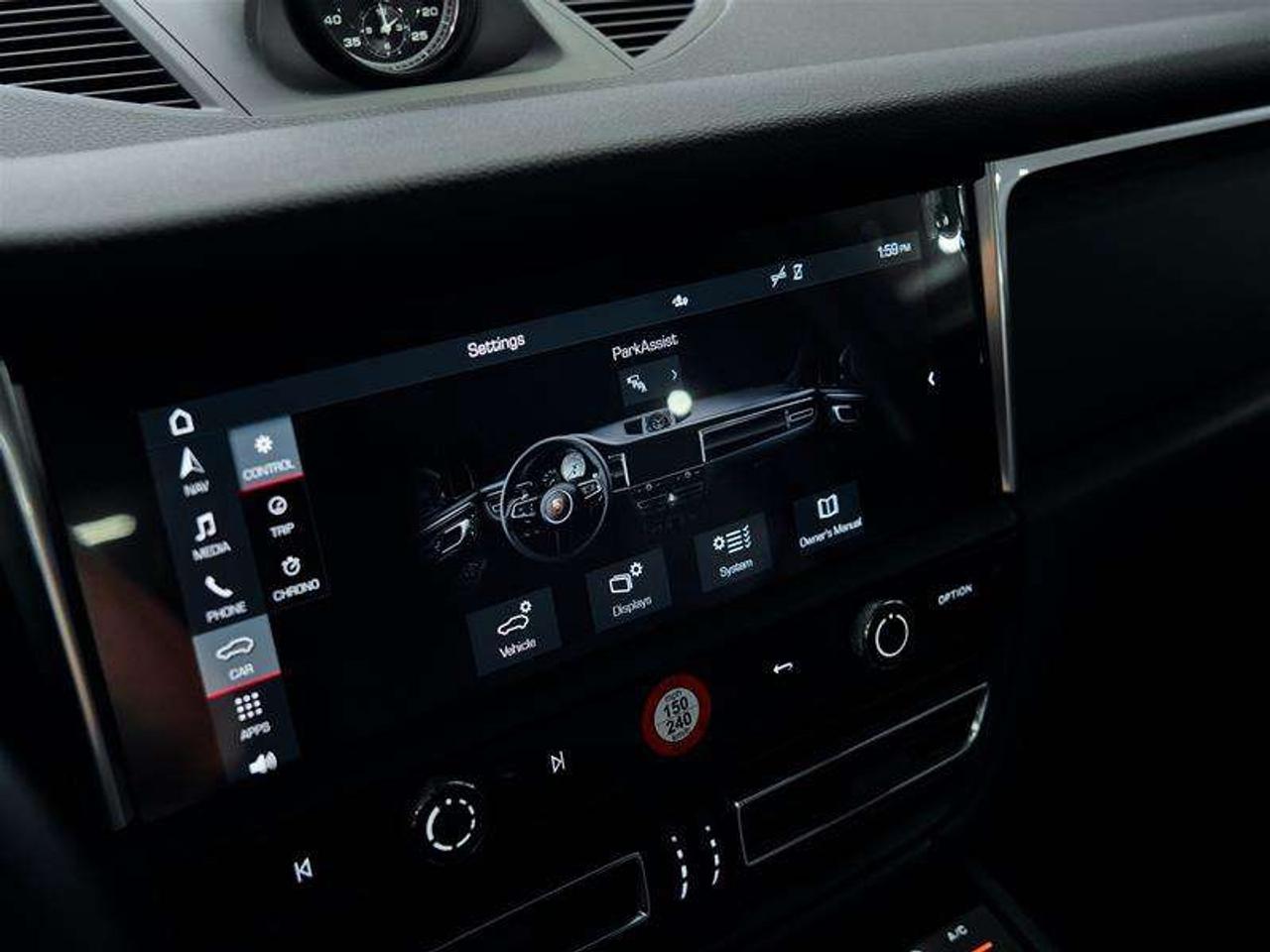 2026 Porsche Macan AWD Photo