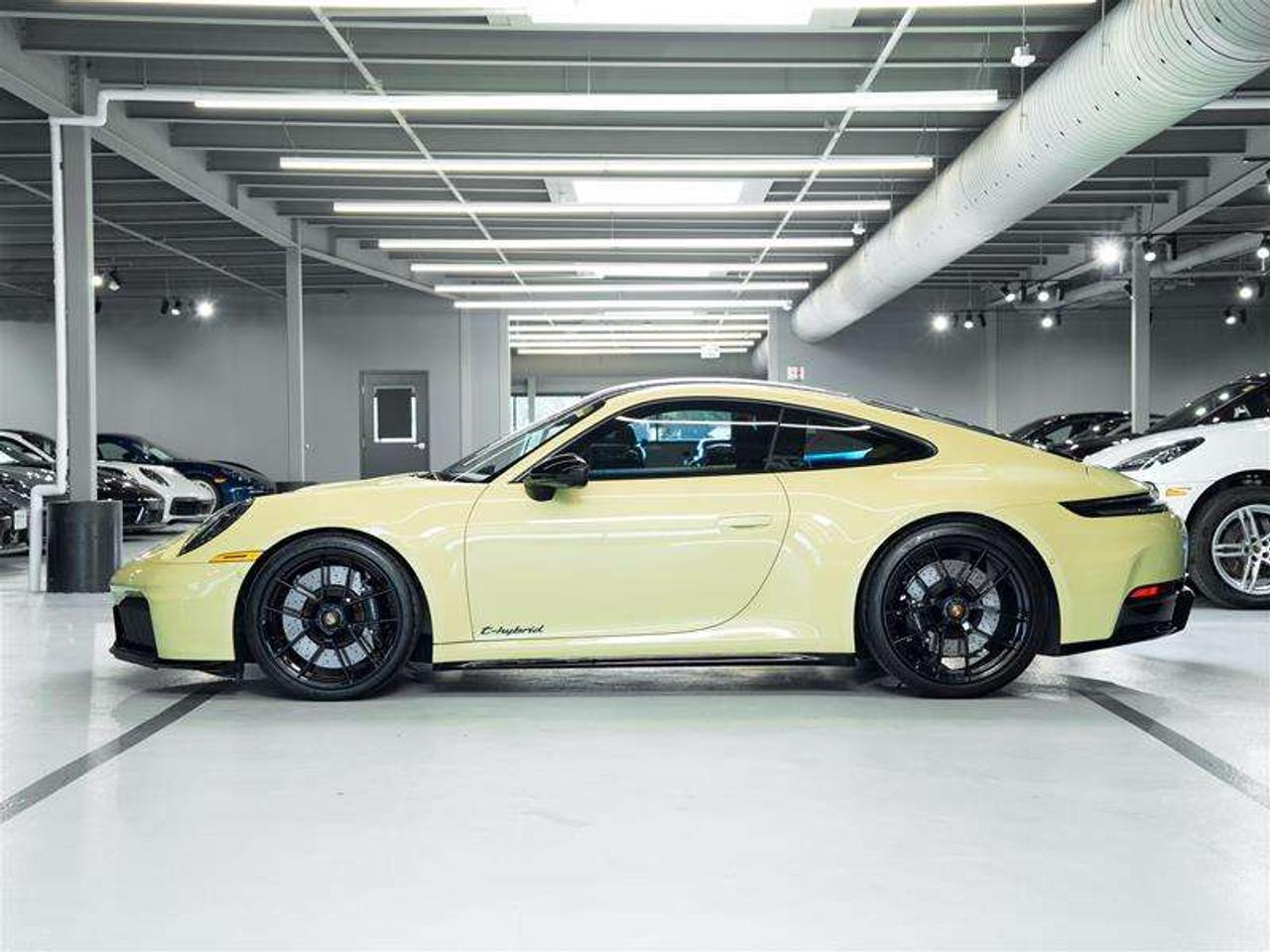 2025 Porsche 911 Carrera 4 GTS Coupe Photo