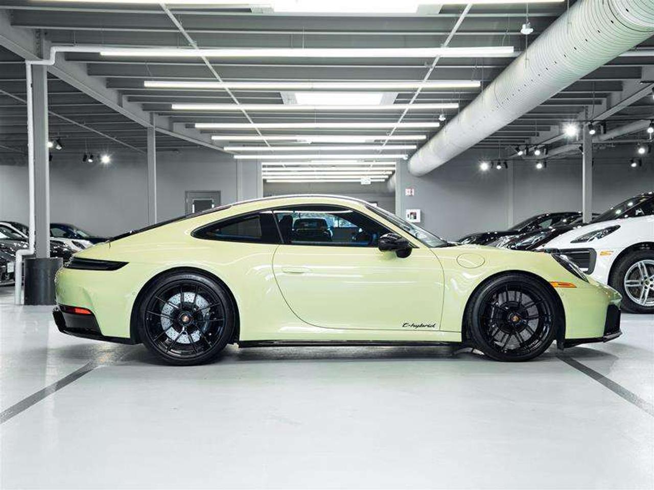 2025 Porsche 911 Carrera 4 GTS Coupe Photo