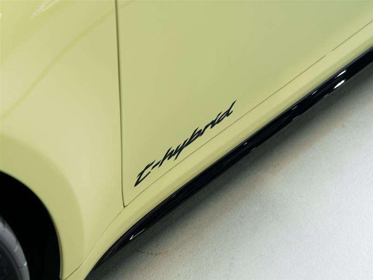 2025 Porsche 911 Carrera 4 GTS Coupe Photo