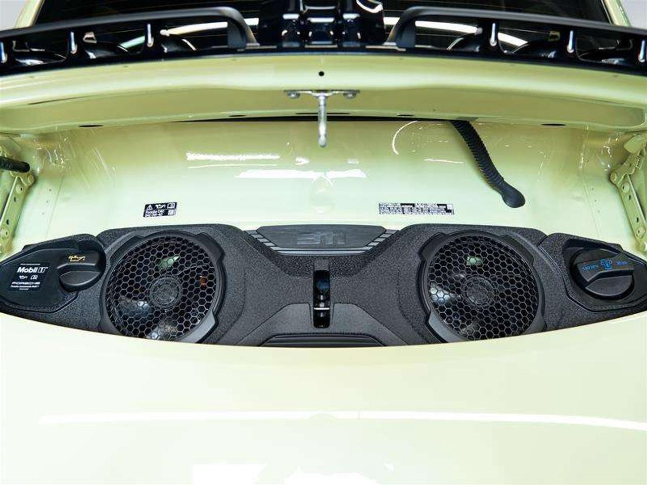 2025 Porsche 911 Carrera 4 GTS Coupe Photo
