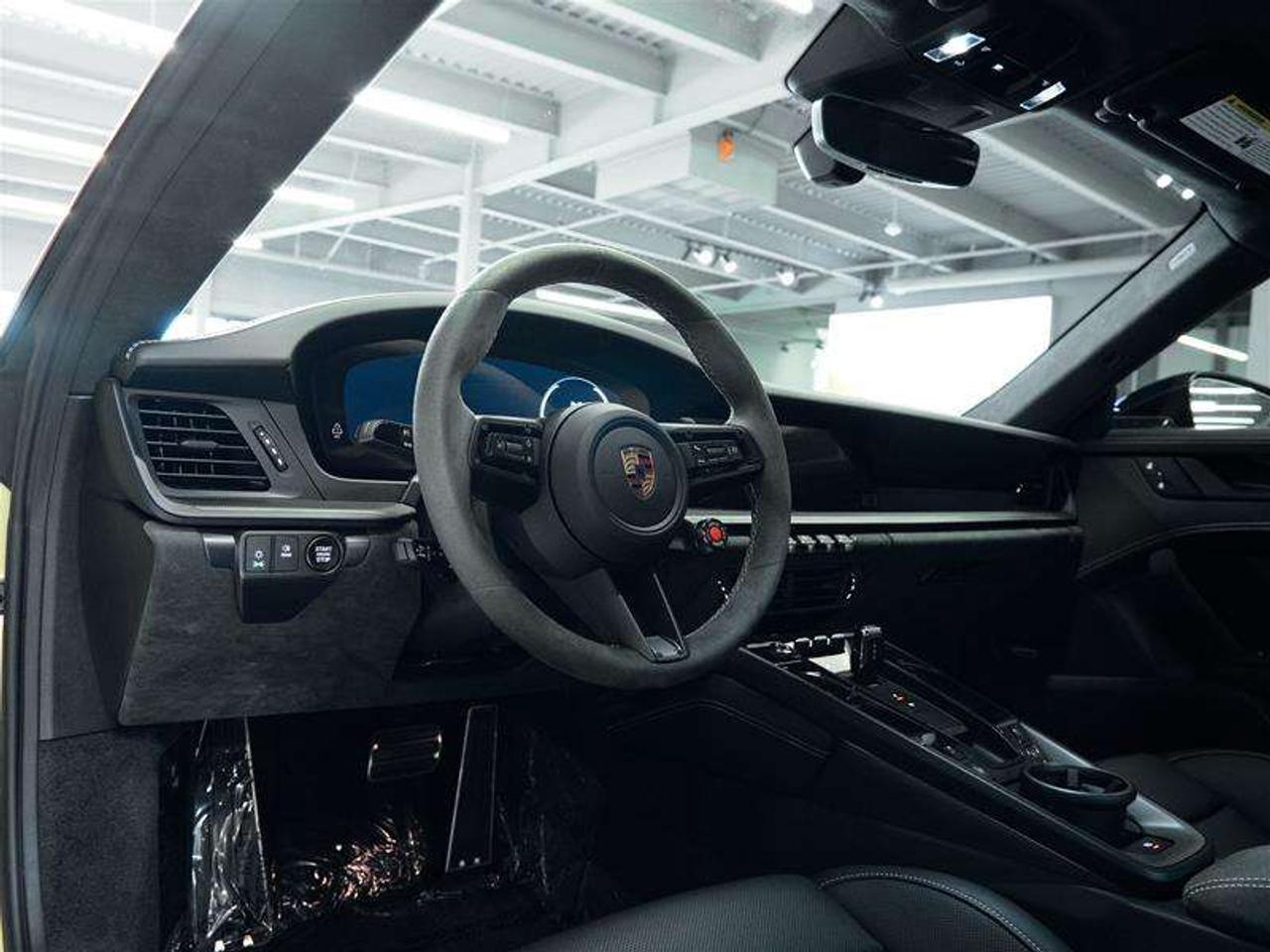 2025 Porsche 911 Carrera 4 GTS Coupe Photo