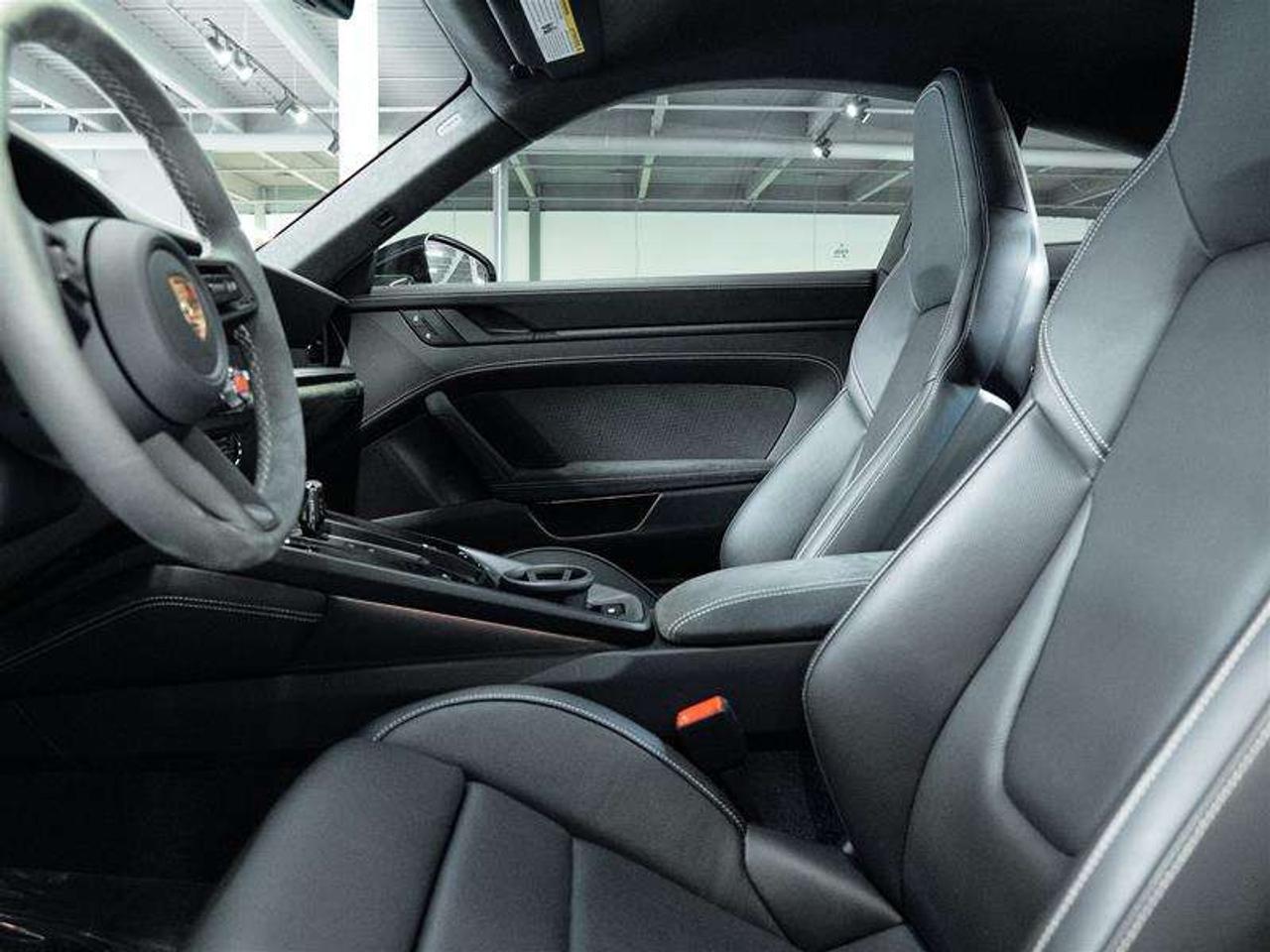 2025 Porsche 911 Carrera 4 GTS Coupe Photo