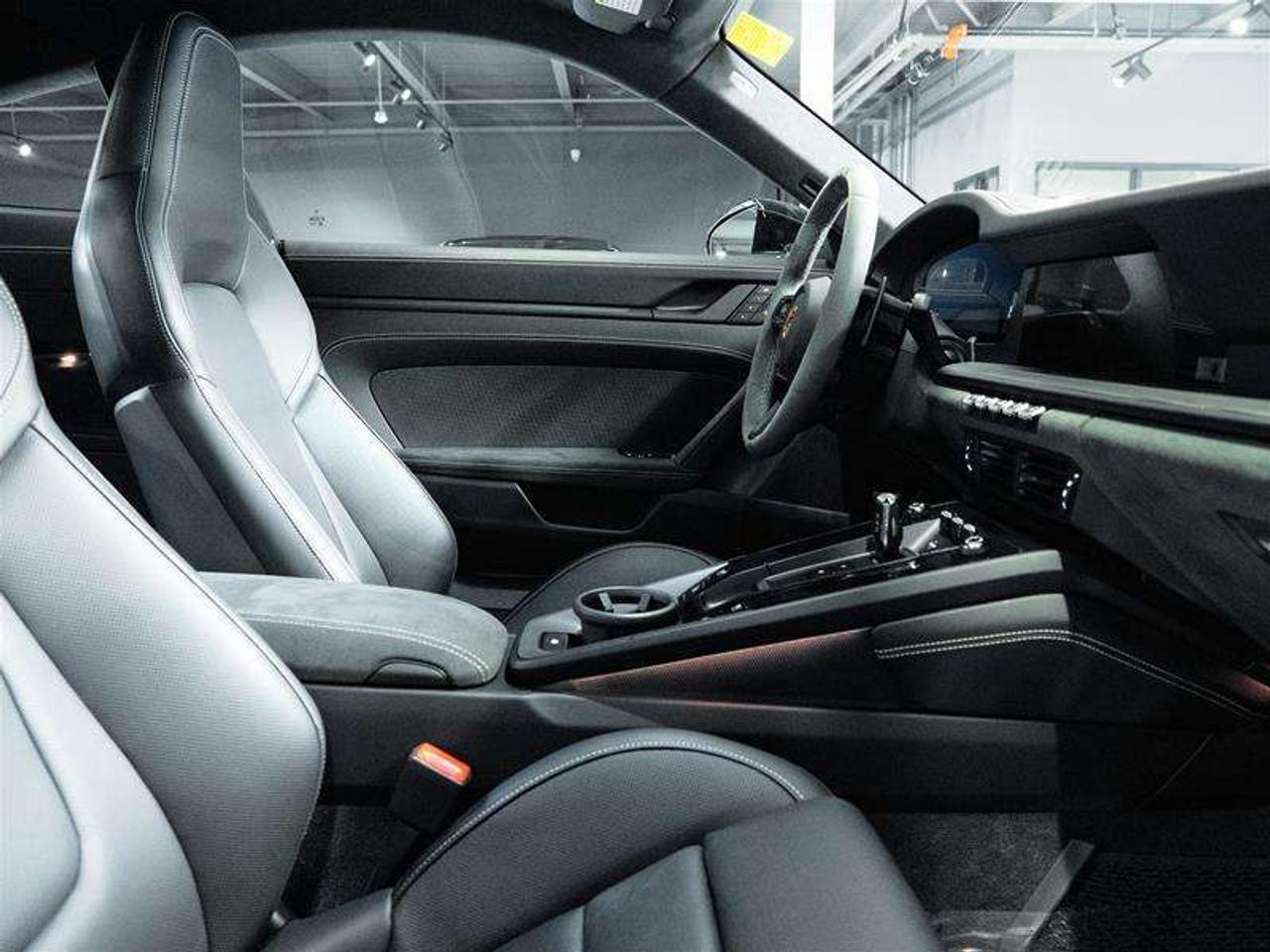 2025 Porsche 911 Carrera 4 GTS Coupe Photo