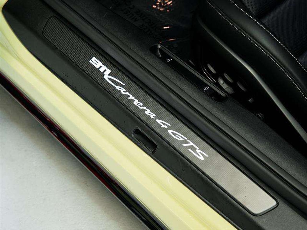2025 Porsche 911 Carrera 4 GTS Coupe Photo