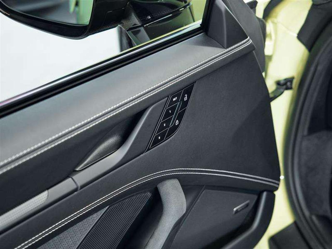 2025 Porsche 911 Carrera 4 GTS Coupe Photo