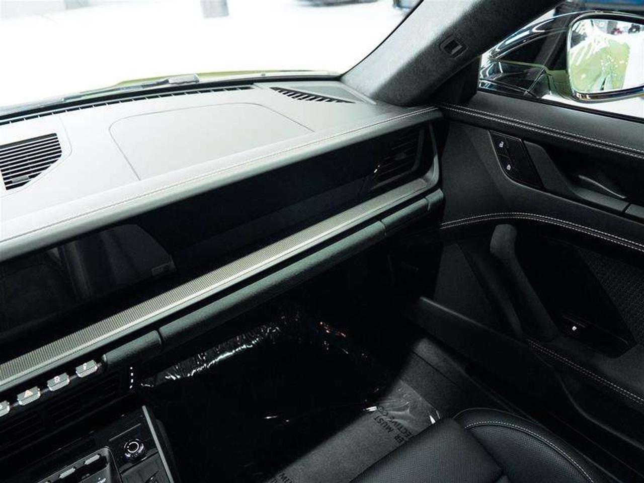 2025 Porsche 911 Carrera 4 GTS Coupe Photo
