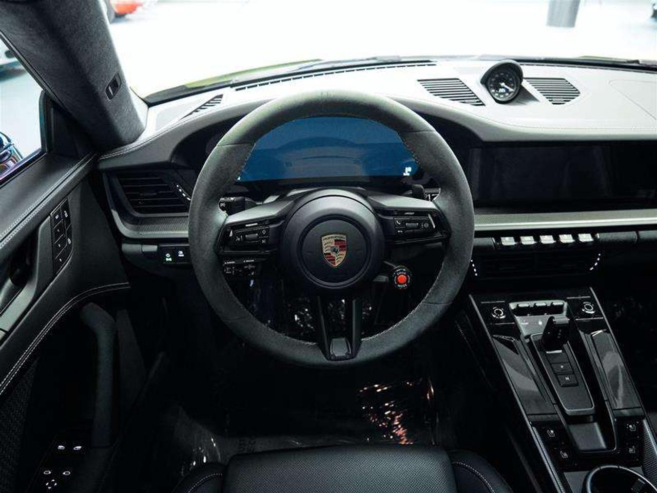 2025 Porsche 911 Carrera 4 GTS Coupe Photo