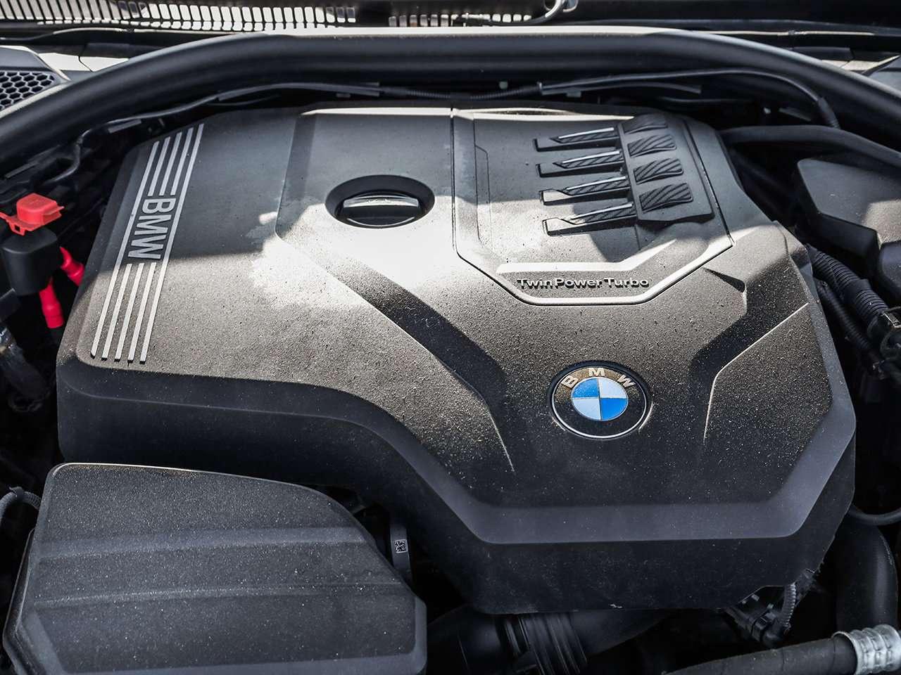 2024 BMW 3 Series 330i xDrive   Premium Essentials Package Photo3