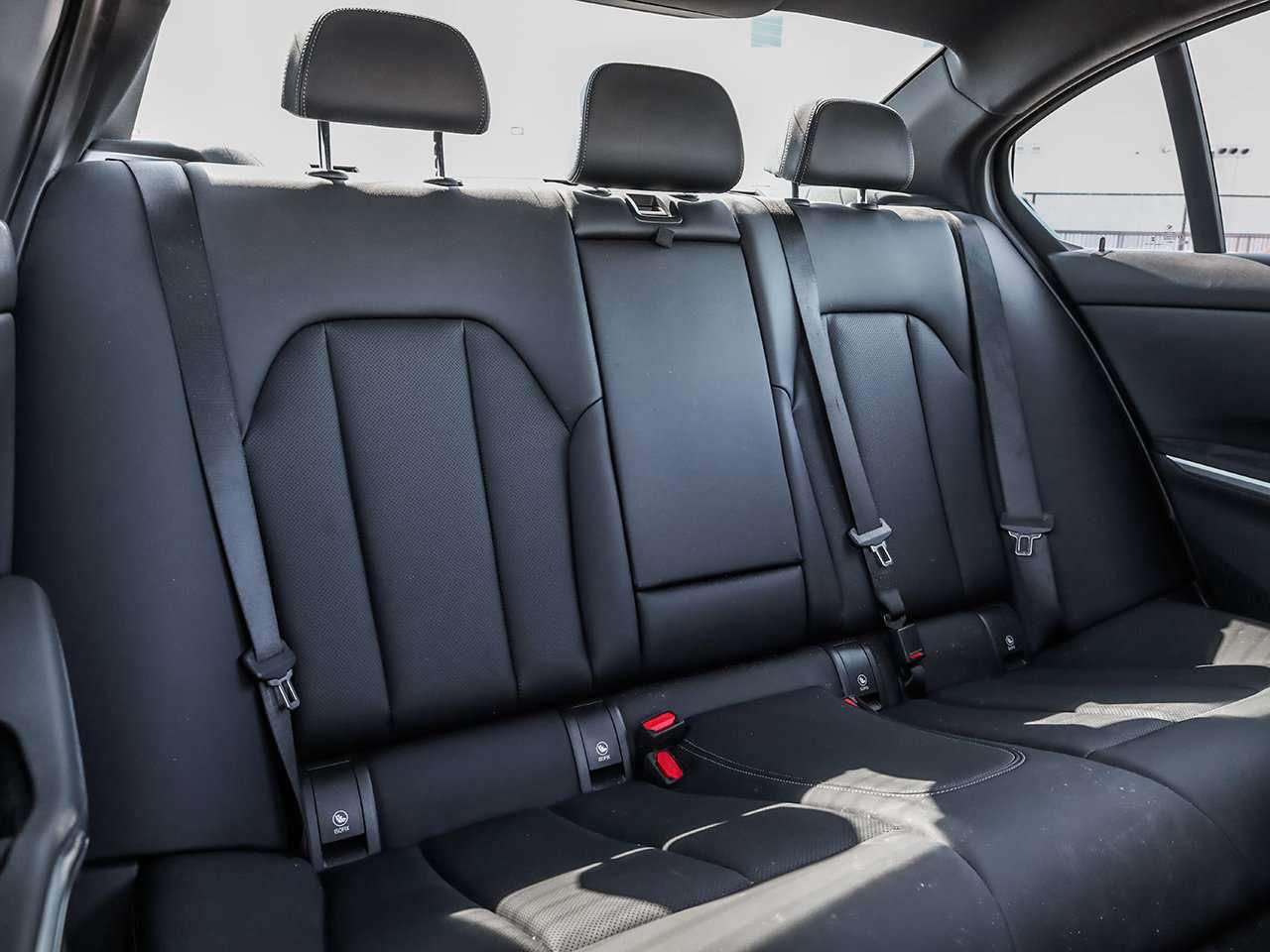 2024 BMW 3 Series 330i xDrive   Premium Essentials Package Photo