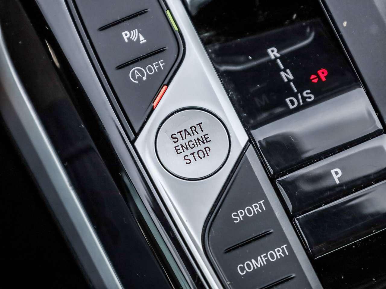 2024 BMW 3 Series 330i xDrive   Premium Essentials Package Photo