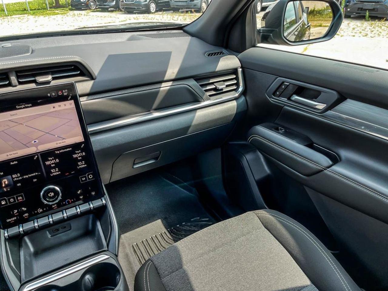 2026 GMC Terrain AWD Elevation | Navigation | Heated Seats & Steering Wheel | Blind-Spot | Adaptive Cruise | CarPlay Photo