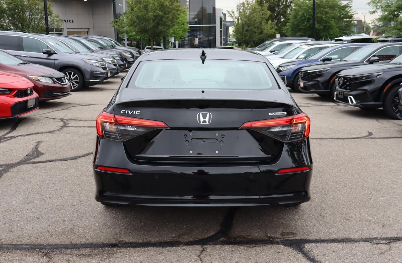 2023 Honda Civic Touring 4dr Sedan Photo