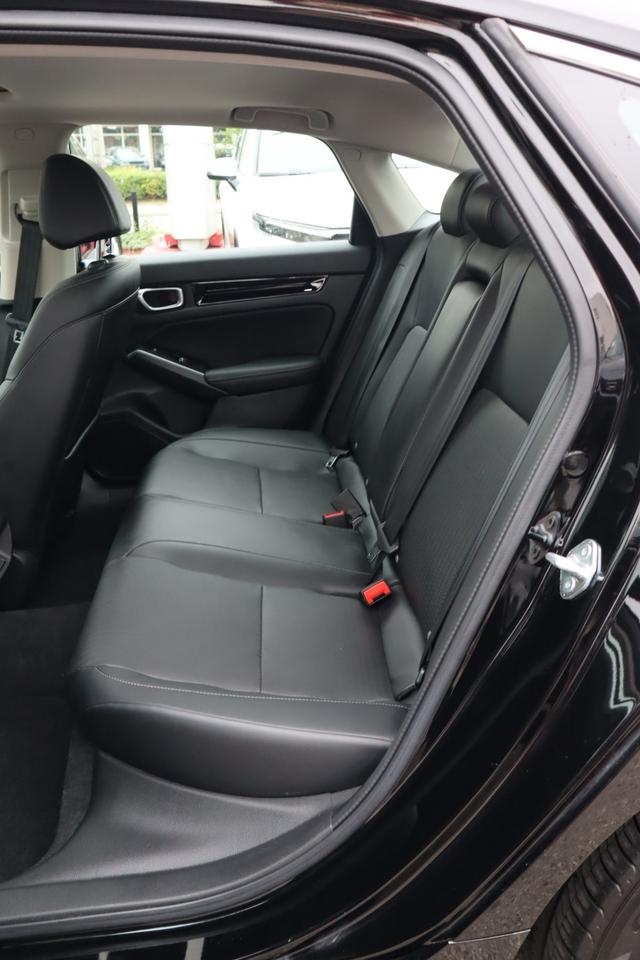 2023 Honda Civic Touring 4dr Sedan Photo